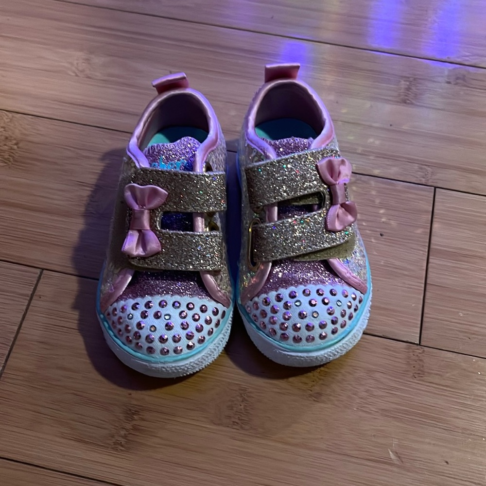 Sketchers girls sneakers w/ rhinestones & lights up